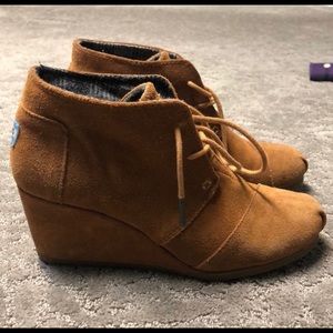 Toms wedge booties